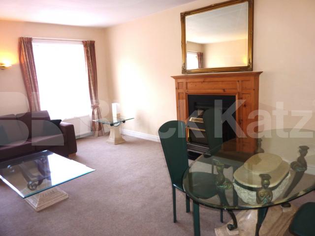 			NEW INSTRUCTION & NEAR REGENTS PARK!, 2 Bedroom, 1 bath, 1 reception Flat			 Nottingham Place, BAKER STREET